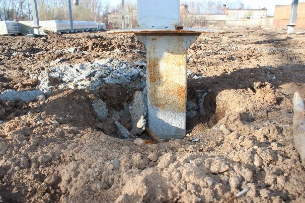 Коррозия основания металлической колонны конструкции