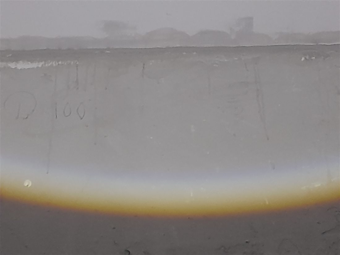 Разводы от воды на потолке — фотофиксация повреждения для акта о заливе